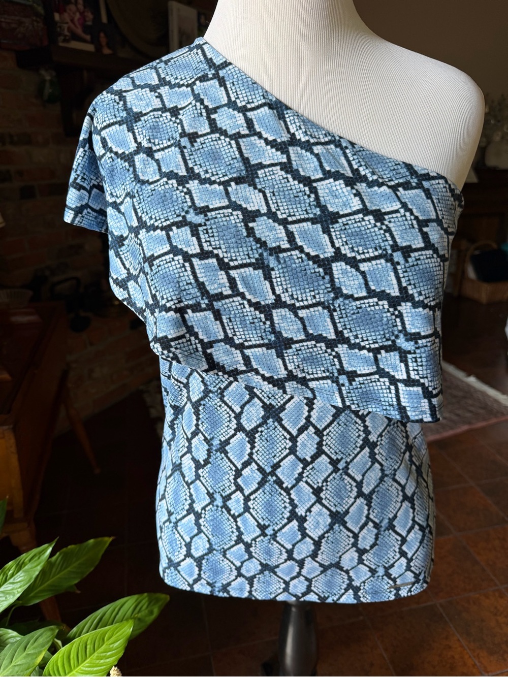 MICHAEL Michael Kors Blue One-Shoulder Snake-Print Top